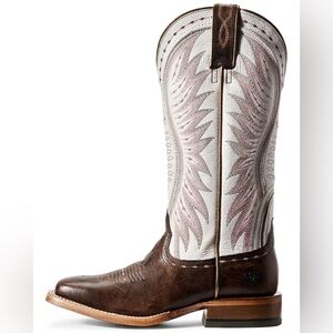 Ariat Two-Tone Western Boots in Brown and Cream